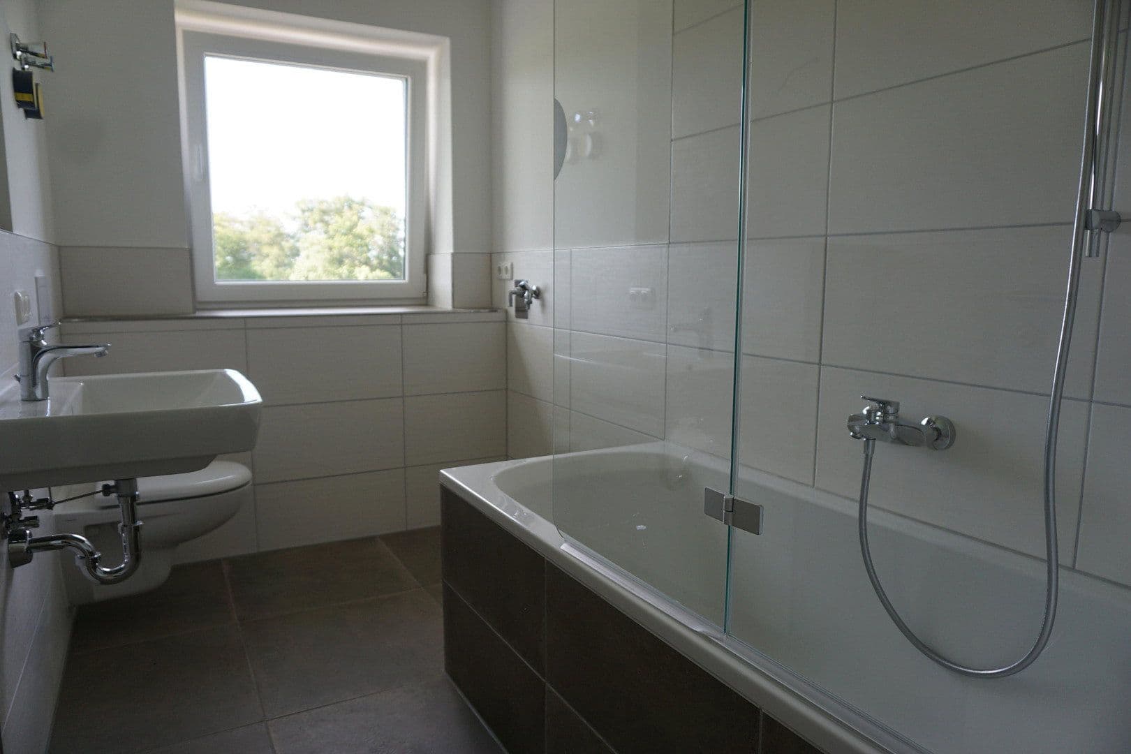 Pronájem bytu 2+1 58 m², Auf der Höhe 15, Jena-Remderoda, Durynsko Pronájem bytu 2+1 58 m², Auf der Höhe 15, Jena-Remderoda, Durynsko