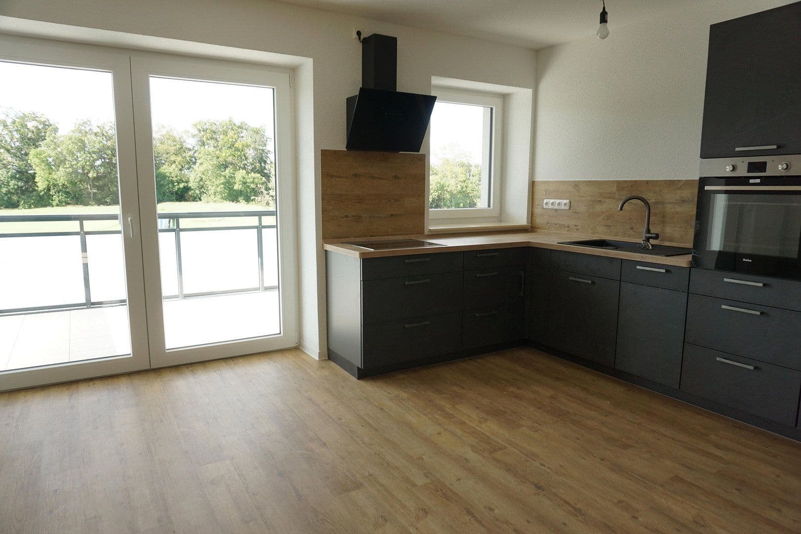 Pronájem bytu 2+1 58 m², Auf der Höhe 15, Jena-Remderoda, Durynsko Pronájem bytu 2+1 58 m², Auf der Höhe 15, Jena-Remderoda, Durynsko