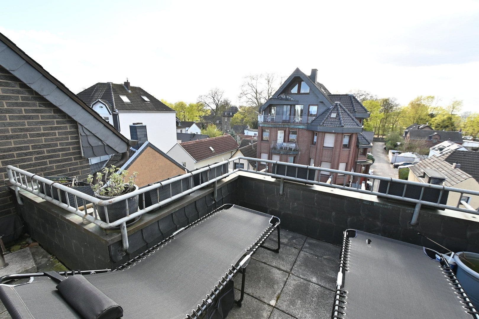 Pronájem bytu 3+1 110 m², Frankfurter Str. 214, Köln, Severní Porýní-Vestfálsko Pronájem bytu 3+1 110 m², Frankfurter Str. 214, Köln, Severní Porýní-Vestfálsko