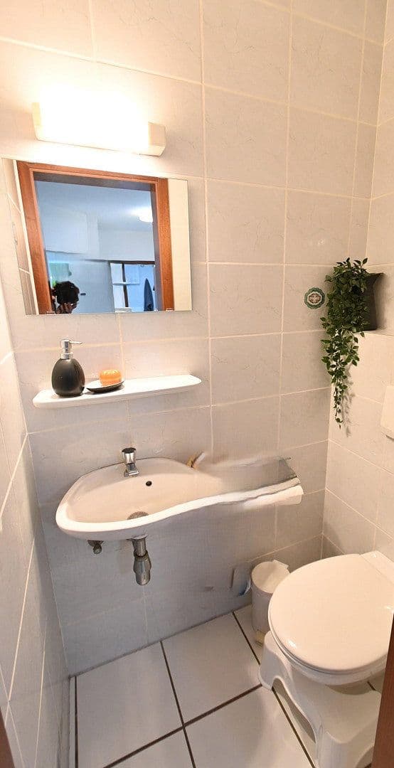 Pronájem bytu 3+1 110 m², Frankfurter Str. 214, Köln, Severní Porýní-Vestfálsko Pronájem bytu 3+1 110 m², Frankfurter Str. 214, Köln, Severní Porýní-Vestfálsko