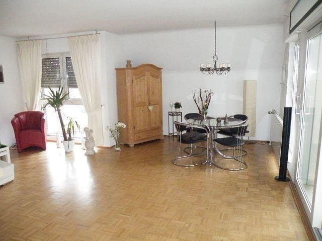 Pronájem bytu 3+1 110 m², Frankfurter Str. 214, Köln, Severní Porýní-Vestfálsko Pronájem bytu 3+1 110 m², Frankfurter Str. 214, Köln, Severní Porýní-Vestfálsko