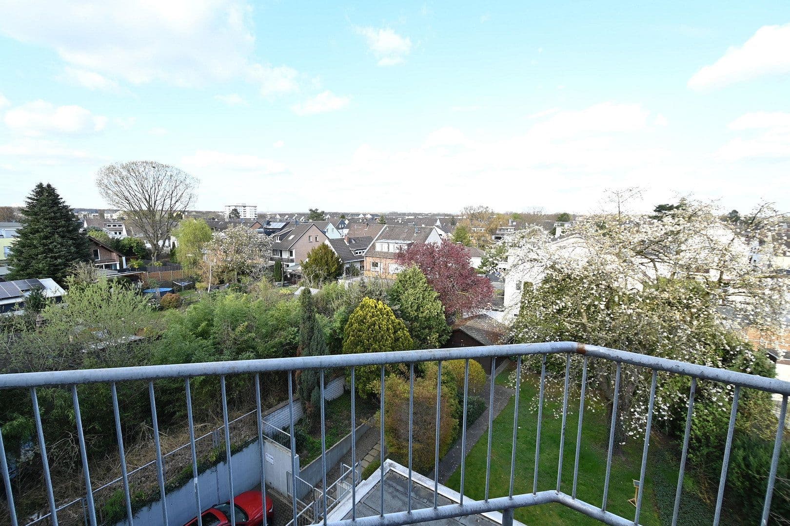 Pronájem bytu 3+1 110 m², Frankfurter Str. 214, Köln, Severní Porýní-Vestfálsko Pronájem bytu 3+1 110 m², Frankfurter Str. 214, Köln, Severní Porýní-Vestfálsko