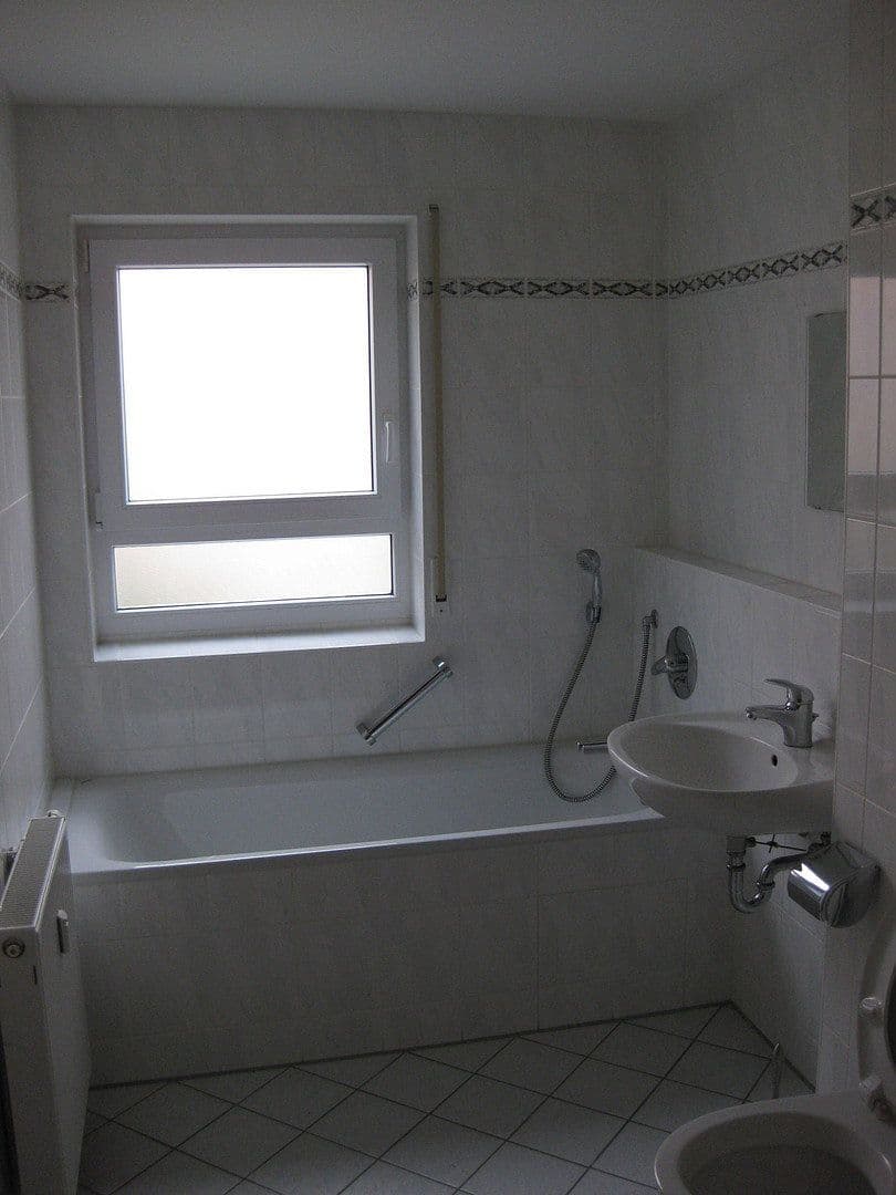 Pronájem bytu 3+kk 84 m², Marktplatz 12, Schwaikheim, Bádensko-Württembersko Pronájem bytu 3+kk 84 m², Marktplatz 12, Schwaikheim, Bádensko-Württembersko