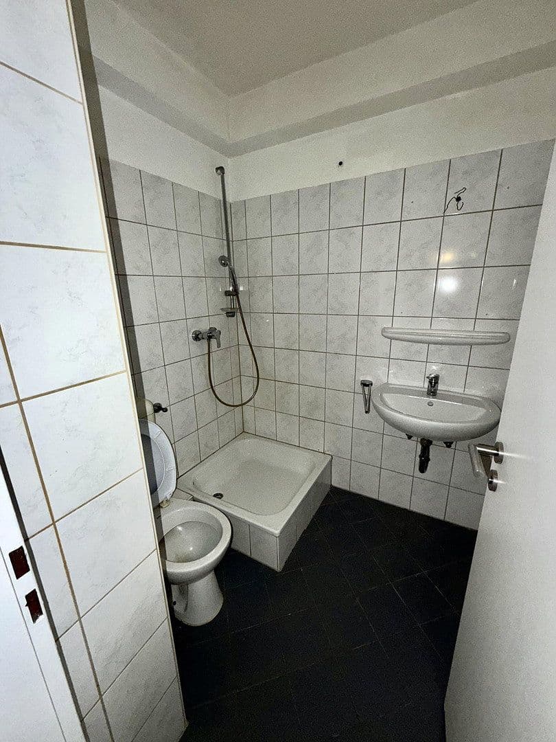 Pronájem bytu 2+1 45 m², Wuppertal, Severní Porýní-Vestfálsko Pronájem bytu 2+1 45 m², Wuppertal, Severní Porýní-Vestfálsko