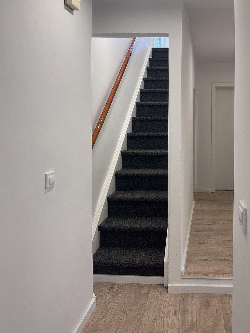 Pronájem domu 152 m², pozemek 456 m², Hainbuchenweg, Mannheim, Bádensko-Württembersko Pronájem domu 152 m², pozemek 456 m², Hainbuchenweg, Mannheim, Bádensko-Württembersko