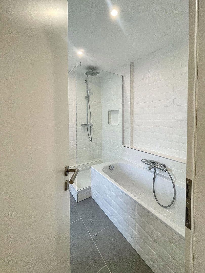 Pronájem domu 152 m², pozemek 456 m², Hainbuchenweg, Mannheim, Bádensko-Württembersko Pronájem domu 152 m², pozemek 456 m², Hainbuchenweg, Mannheim, Bádensko-Württembersko