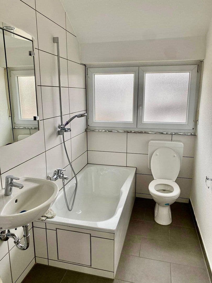 Pronájem bytu 4+1 64 m², Stuttgart, Bádensko-Württembersko Pronájem bytu 4+1 64 m², Stuttgart, Bádensko-Württembersko