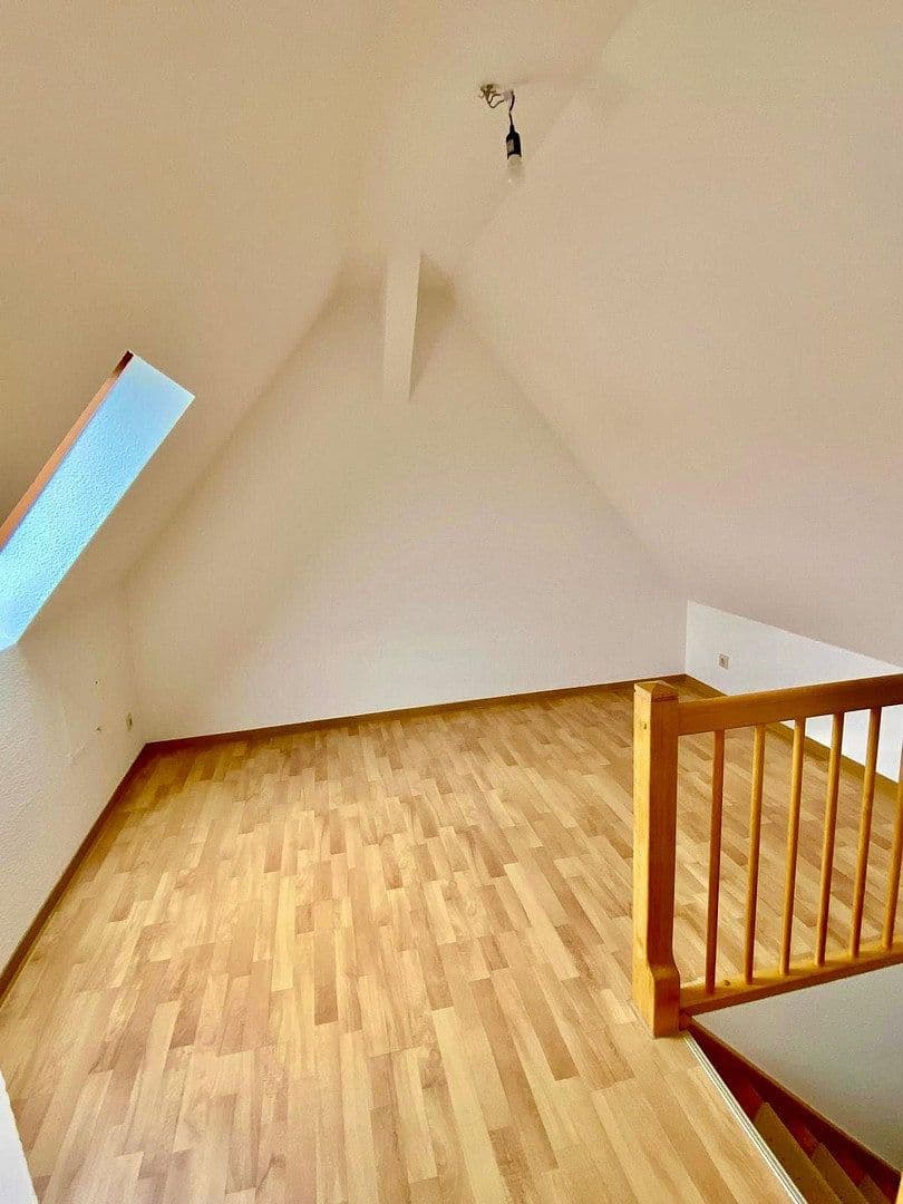Pronájem bytu 4+1 64 m², Stuttgart, Bádensko-Württembersko Pronájem bytu 4+1 64 m², Stuttgart, Bádensko-Württembersko