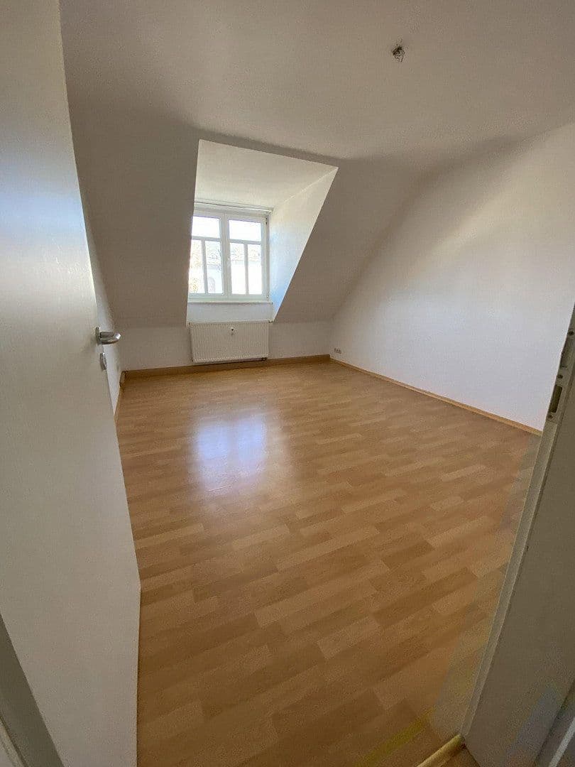 Pronájem bytu 2+1 40 m², Altenburger Straße 7, Schmölln, Durynsko Pronájem bytu 2+1 40 m², Altenburger Straße 7, Schmölln, Durynsko