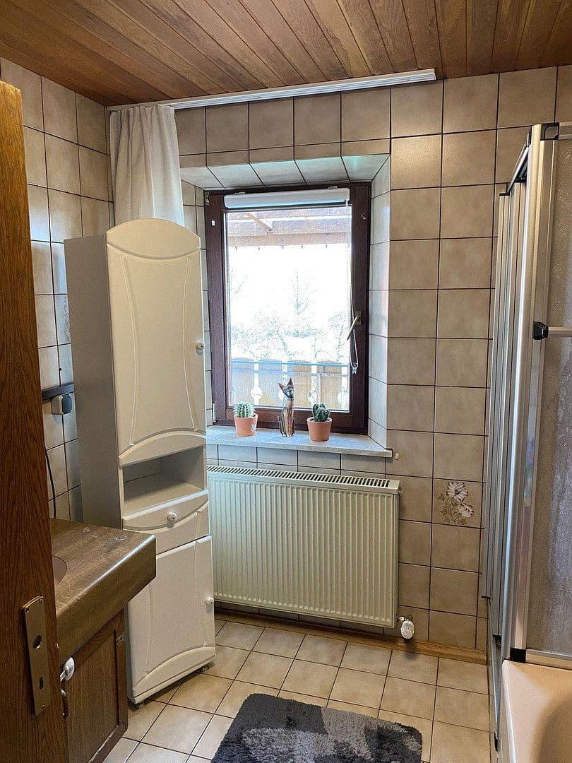 Pronájem bytu 4+1 100 m², Markt Erlbach, Bavorsko Pronájem bytu 4+1 100 m², Markt Erlbach, Bavorsko