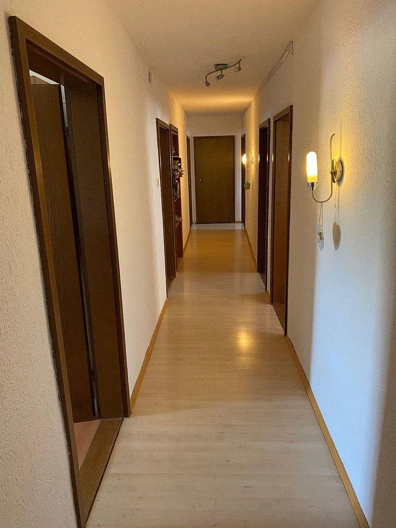 Pronájem bytu 4+1 100 m², Markt Erlbach, Bavorsko Pronájem bytu 4+1 100 m², Markt Erlbach, Bavorsko