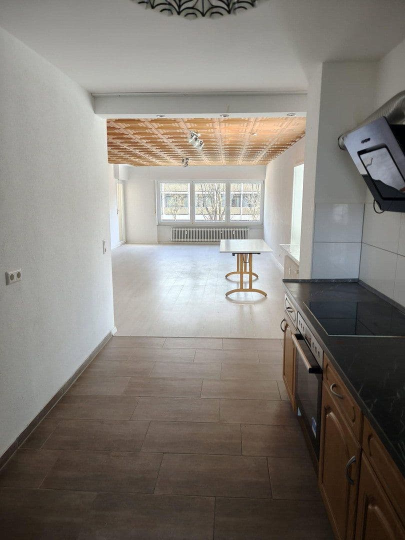 Pronájem bytu 4+1 121 m², Berliner Platz 8, Sindelfingen, Bádensko-Württembersko Pronájem bytu 4+1 121 m², Berliner Platz 8, Sindelfingen, Bádensko-Württembersko