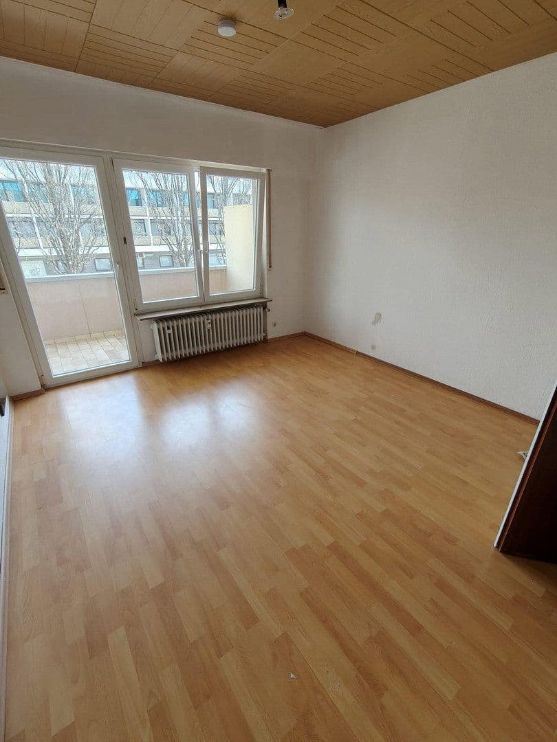 Pronájem bytu 4+1 121 m², Berliner Platz 8, Sindelfingen, Bádensko-Württembersko Pronájem bytu 4+1 121 m², Berliner Platz 8, Sindelfingen, Bádensko-Württembersko