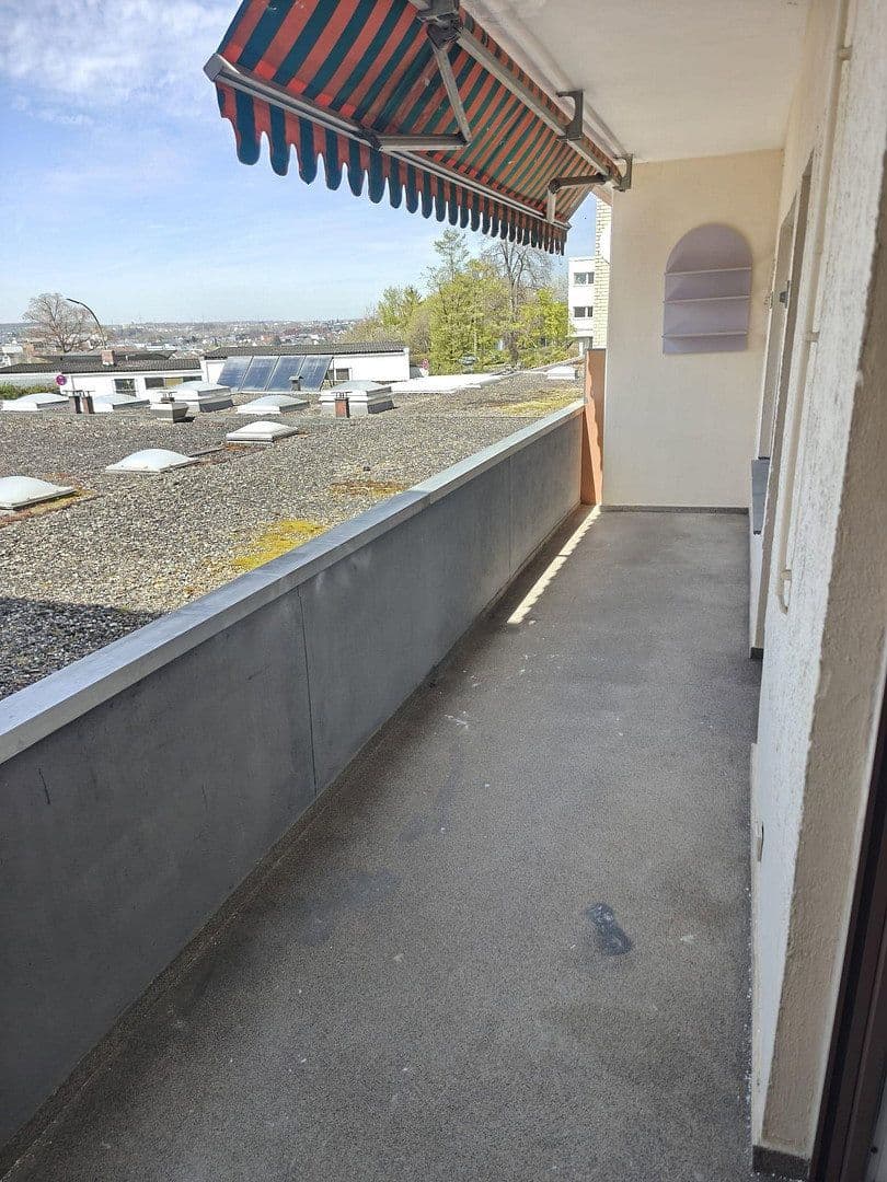 Pronájem bytu 4+1 121 m², Berliner Platz 8, Sindelfingen, Bádensko-Württembersko Pronájem bytu 4+1 121 m², Berliner Platz 8, Sindelfingen, Bádensko-Württembersko