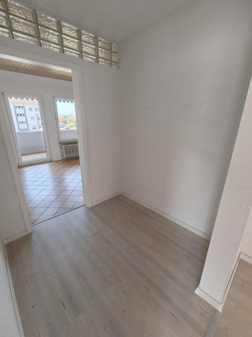 Pronájem bytu 4+1 121 m², Berliner Platz 8, Sindelfingen, Bádensko-Württembersko Pronájem bytu 4+1 121 m², Berliner Platz 8, Sindelfingen, Bádensko-Württembersko