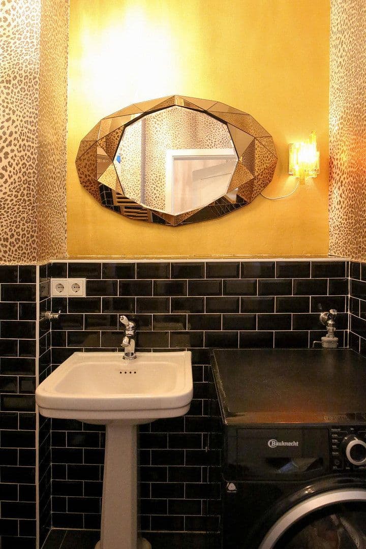 Prodej bytu 4+1 110 m², Hohenzollernring 18c, Berlin, Berlín Prodej bytu 4+1 110 m², Hohenzollernring 18c, Berlin, Berlín