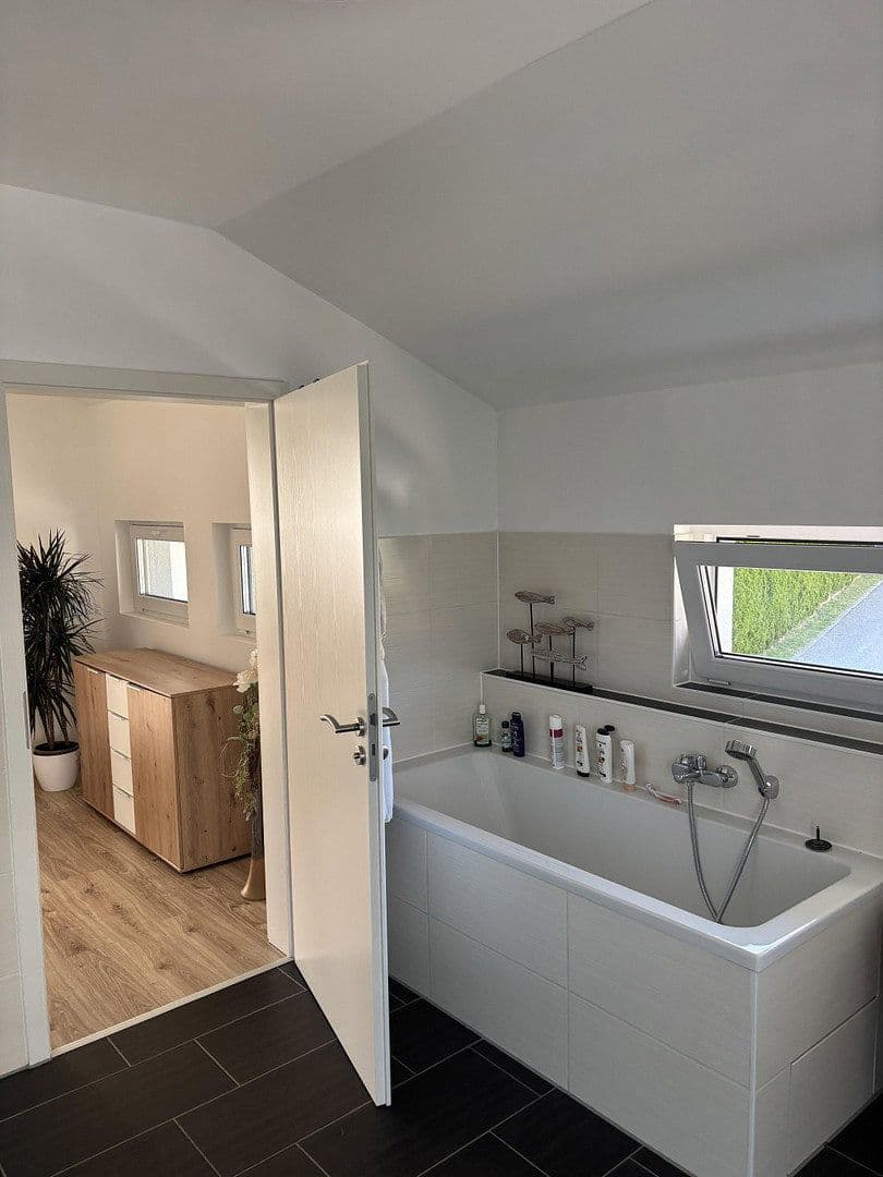 Prodej domu 230 m², pozemek 665 m², Unterhausen, Bavorsko Prodej domu 230 m², pozemek 665 m², Unterhausen, Bavorsko