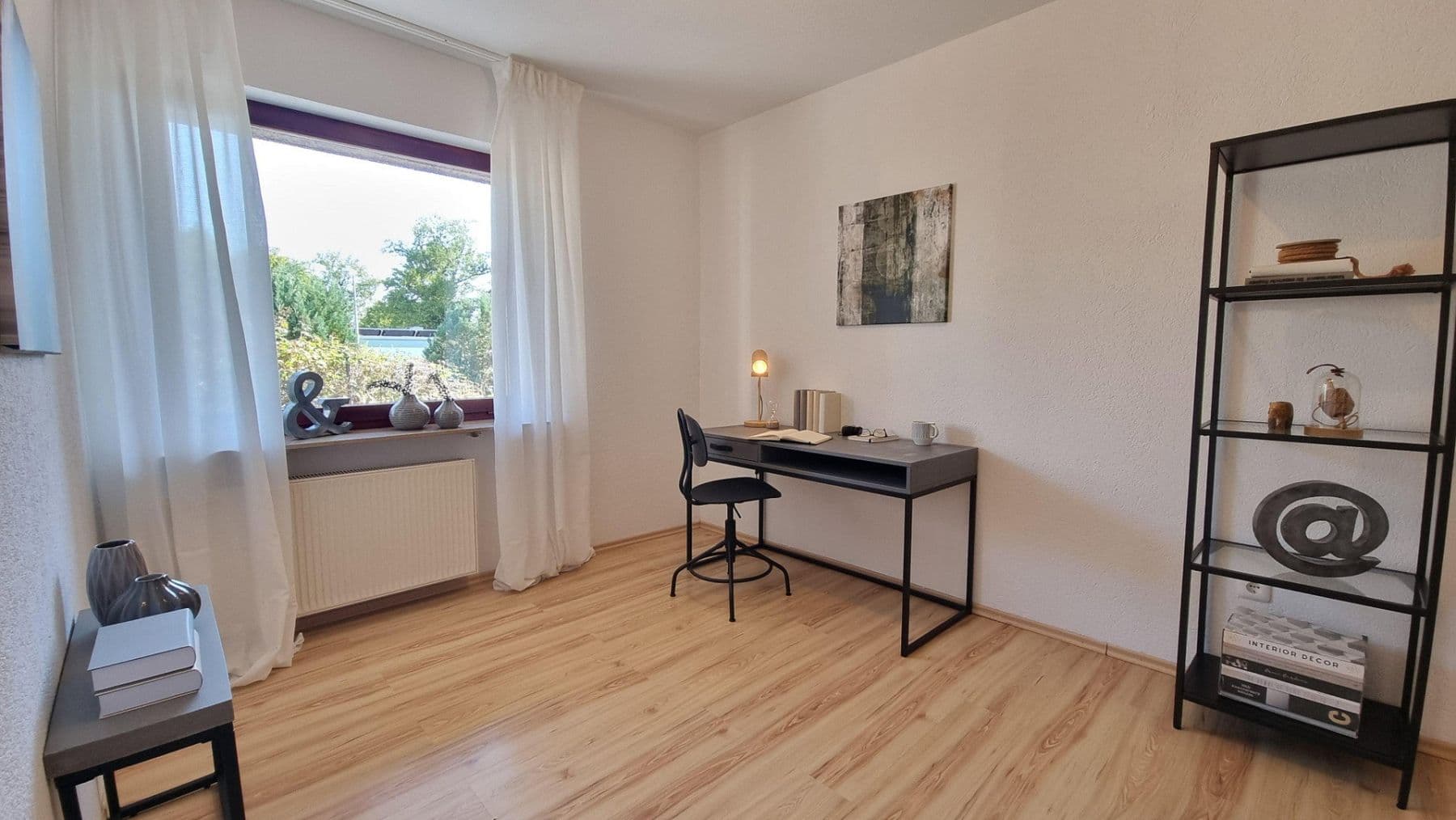 Prodej domu 207 m², pozemek 304 m², Ulmenweg 1/1, Mühlacker, Bádensko-Württembersko Prodej domu 207 m², pozemek 304 m², Ulmenweg 1/1, Mühlacker, Bádensko-Württembersko