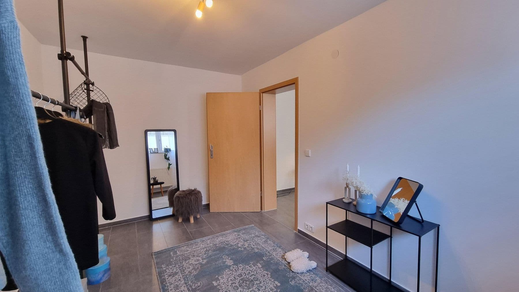 Prodej domu 207 m², pozemek 304 m², Ulmenweg 1/1, Mühlacker, Bádensko-Württembersko Prodej domu 207 m², pozemek 304 m², Ulmenweg 1/1, Mühlacker, Bádensko-Württembersko