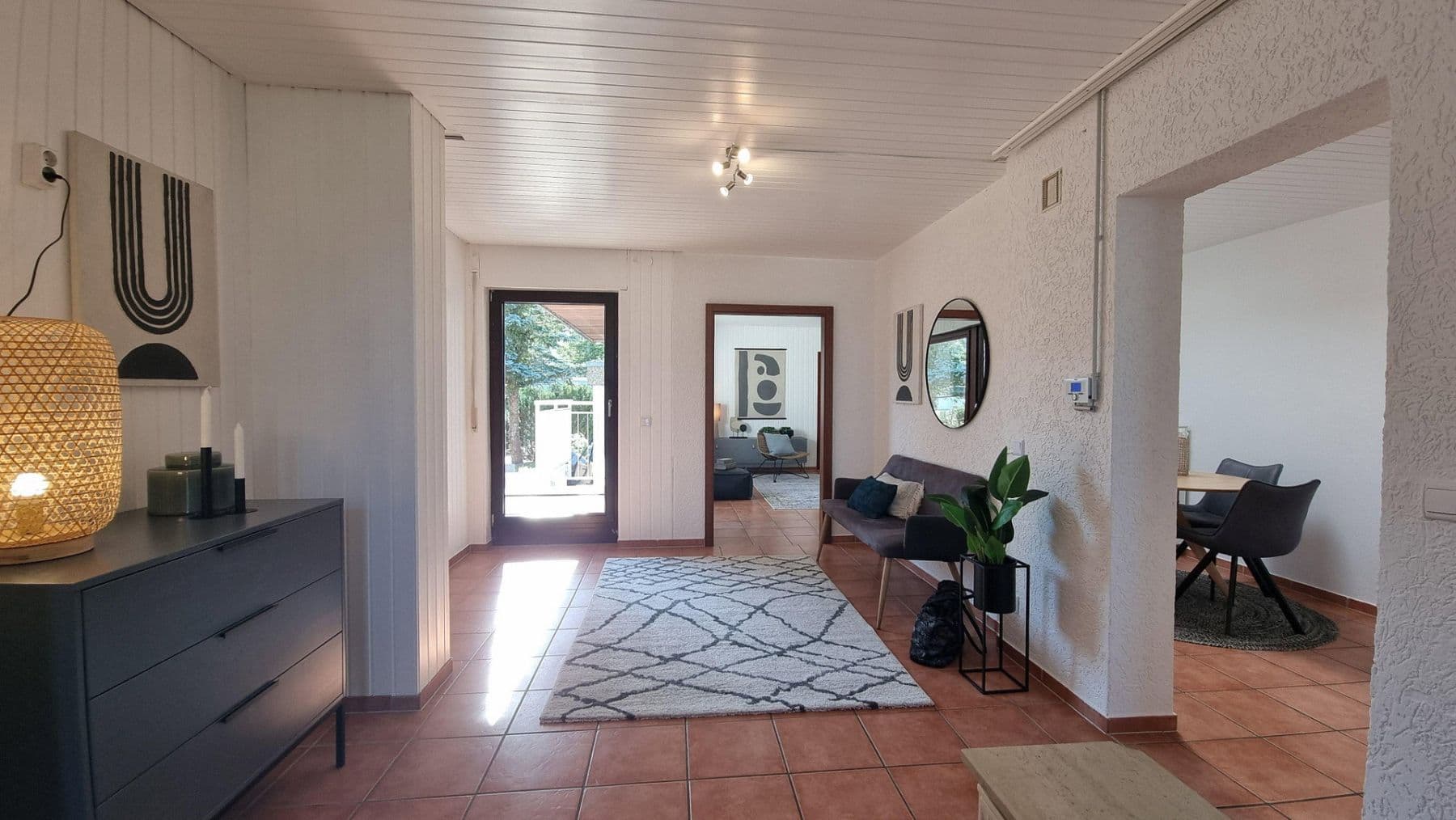 Prodej domu 207 m², pozemek 304 m², Ulmenweg 1/1, Mühlacker, Bádensko-Württembersko Prodej domu 207 m², pozemek 304 m², Ulmenweg 1/1, Mühlacker, Bádensko-Württembersko