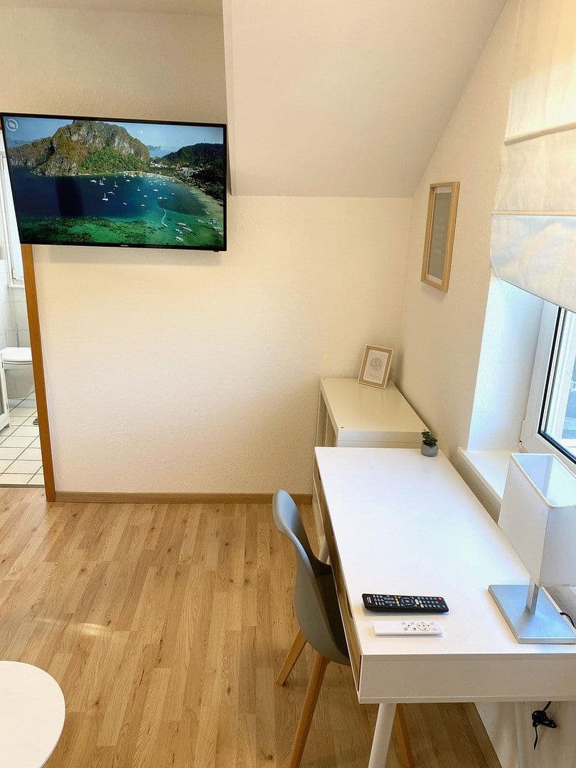 Pronájem bytu 1+1 20 m², Pfarrer-Dr.-Hoffmann-Str. 14, Wachtberg, Severní Porýní-Vestfálsko Pronájem bytu 1+1 20 m², Pfarrer-Dr.-Hoffmann-Str. 14, Wachtberg, Severní Porýní-Vestfálsko