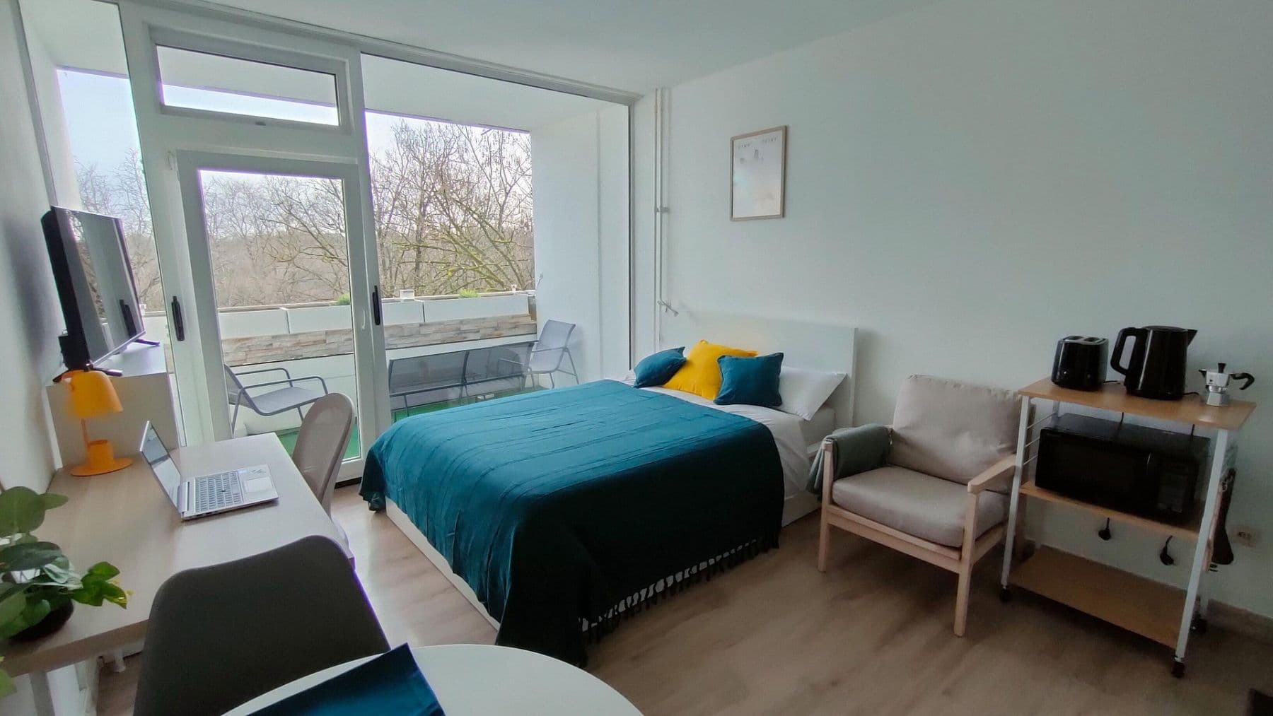 Pronájem bytu 1+1 25 m², Kreuzhofstr. 10, München, Bavorsko Pronájem bytu 1+1 25 m², Kreuzhofstr. 10, München, Bavorsko