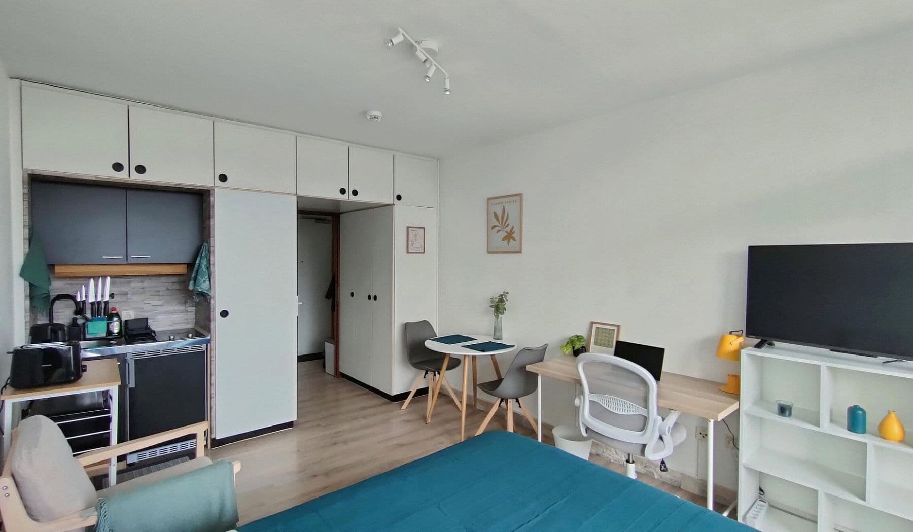 Pronájem bytu 1+1 25 m², Kreuzhofstr. 10, München, Bavorsko Pronájem bytu 1+1 25 m², Kreuzhofstr. 10, München, Bavorsko