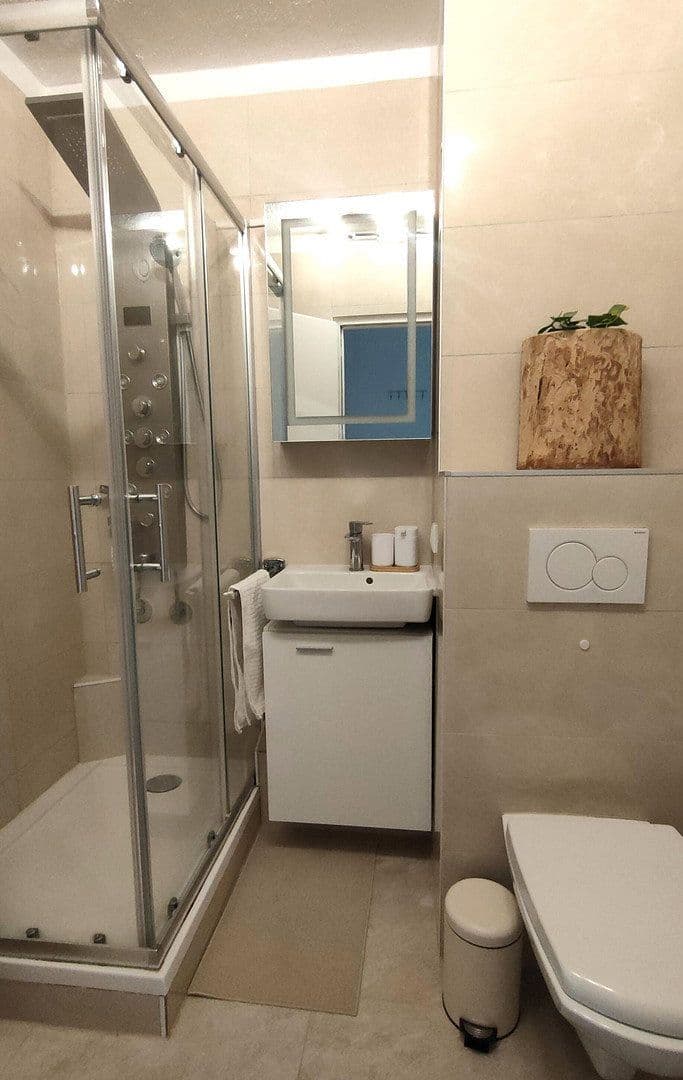 Pronájem bytu 1+1 25 m², Kreuzhofstr. 10, München, Bavorsko Pronájem bytu 1+1 25 m², Kreuzhofstr. 10, München, Bavorsko