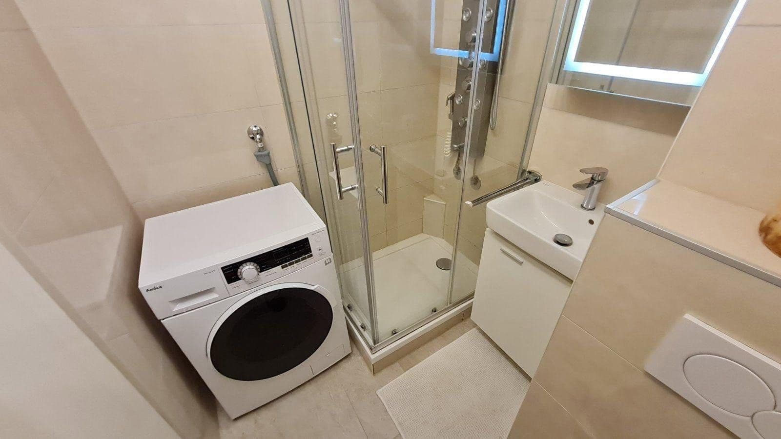 Pronájem bytu 1+1 25 m², Kreuzhofstr. 10, München, Bavorsko Pronájem bytu 1+1 25 m², Kreuzhofstr. 10, München, Bavorsko