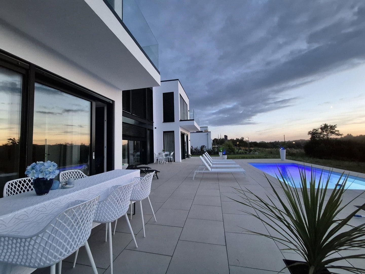 Prodej domu 255 m², pozemek 656 m², Residentstraße, Frankfurt, Hessen Prodej domu 255 m², pozemek 656 m², Residentstraße, Frankfurt, Hessen