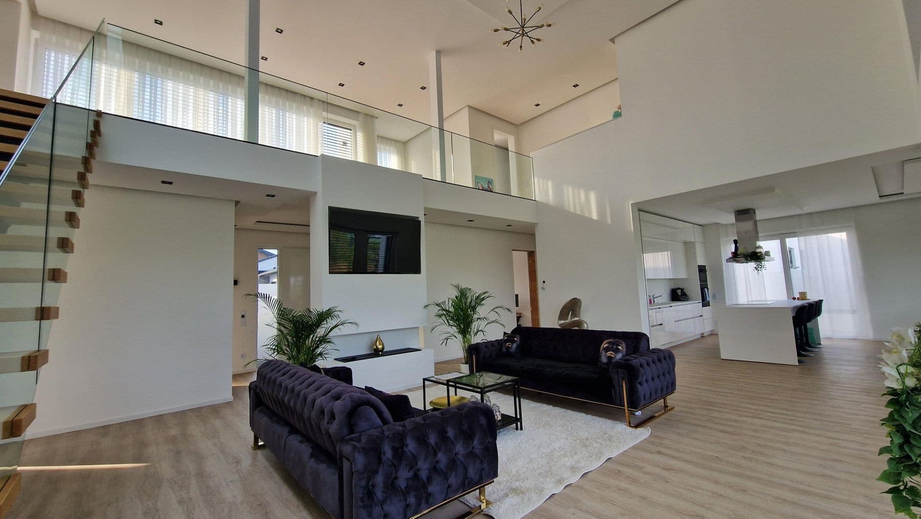 Prodej domu 255 m², pozemek 656 m², Residentstraße, Frankfurt, Hessen Prodej domu 255 m², pozemek 656 m², Residentstraße, Frankfurt, Hessen