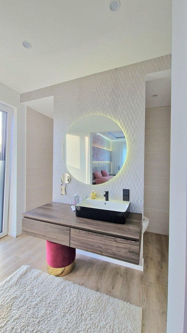 Prodej domu 255 m², pozemek 656 m², Residentstraße, Frankfurt, Hessen Prodej domu 255 m², pozemek 656 m², Residentstraße, Frankfurt, Hessen