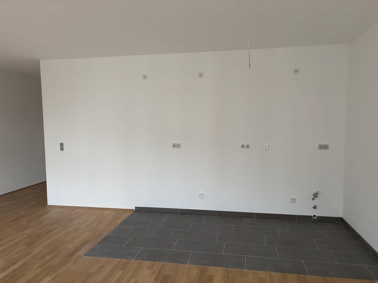 Pronájem bytu 3+1 78 m², Ludwig-Feuerbach-Str. 4, Nürnberg, Bavorsko Pronájem bytu 3+1 78 m², Ludwig-Feuerbach-Str. 4, Nürnberg, Bavorsko