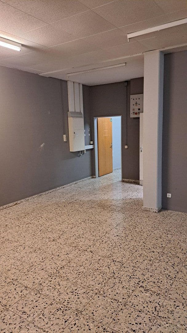 Pronájem nebytového prostoru 420 m², Plattling, Bavorsko Pronájem nebytového prostoru 420 m², Plattling, Bavorsko