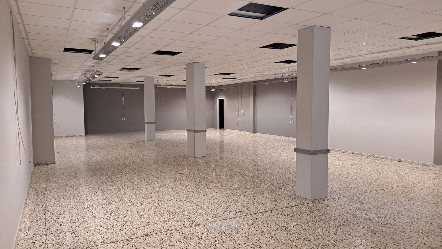 Pronájem nebytového prostoru 420 m², Plattling, Bavorsko Pronájem nebytového prostoru 420 m², Plattling, Bavorsko