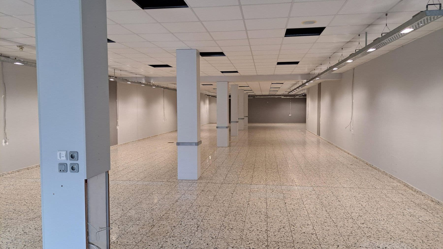 Pronájem nebytového prostoru 420 m², Plattling, Bavorsko Pronájem nebytového prostoru 420 m², Plattling, Bavorsko