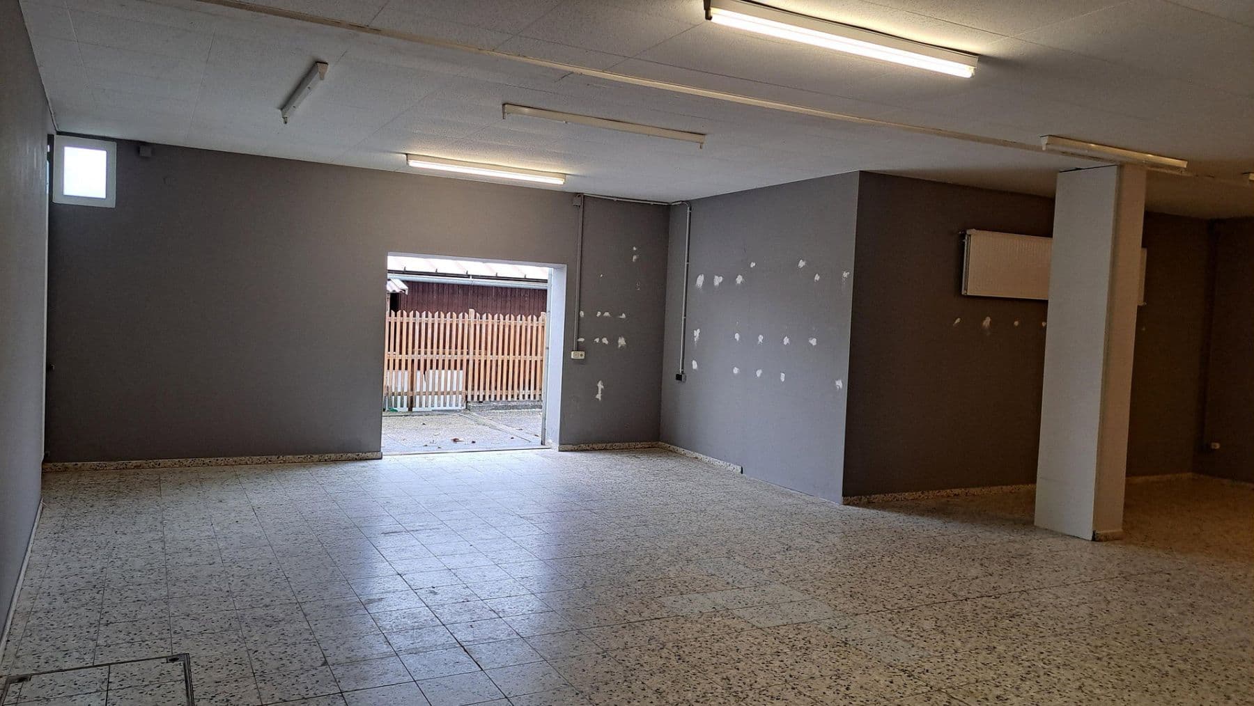Pronájem nebytového prostoru 420 m², Plattling, Bavorsko Pronájem nebytového prostoru 420 m², Plattling, Bavorsko
