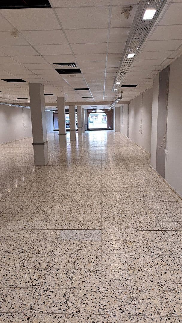 Pronájem nebytového prostoru 420 m², Plattling, Bavorsko Pronájem nebytového prostoru 420 m², Plattling, Bavorsko