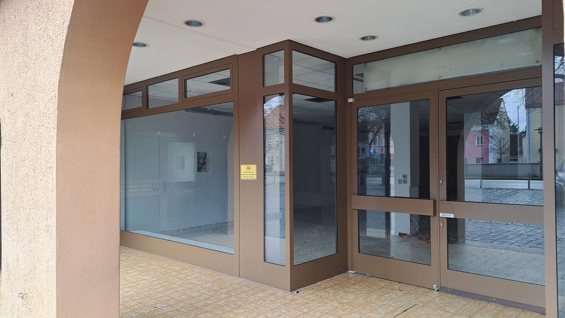 Pronájem nebytového prostoru 420 m², Plattling, Bavorsko Pronájem nebytového prostoru 420 m², Plattling, Bavorsko