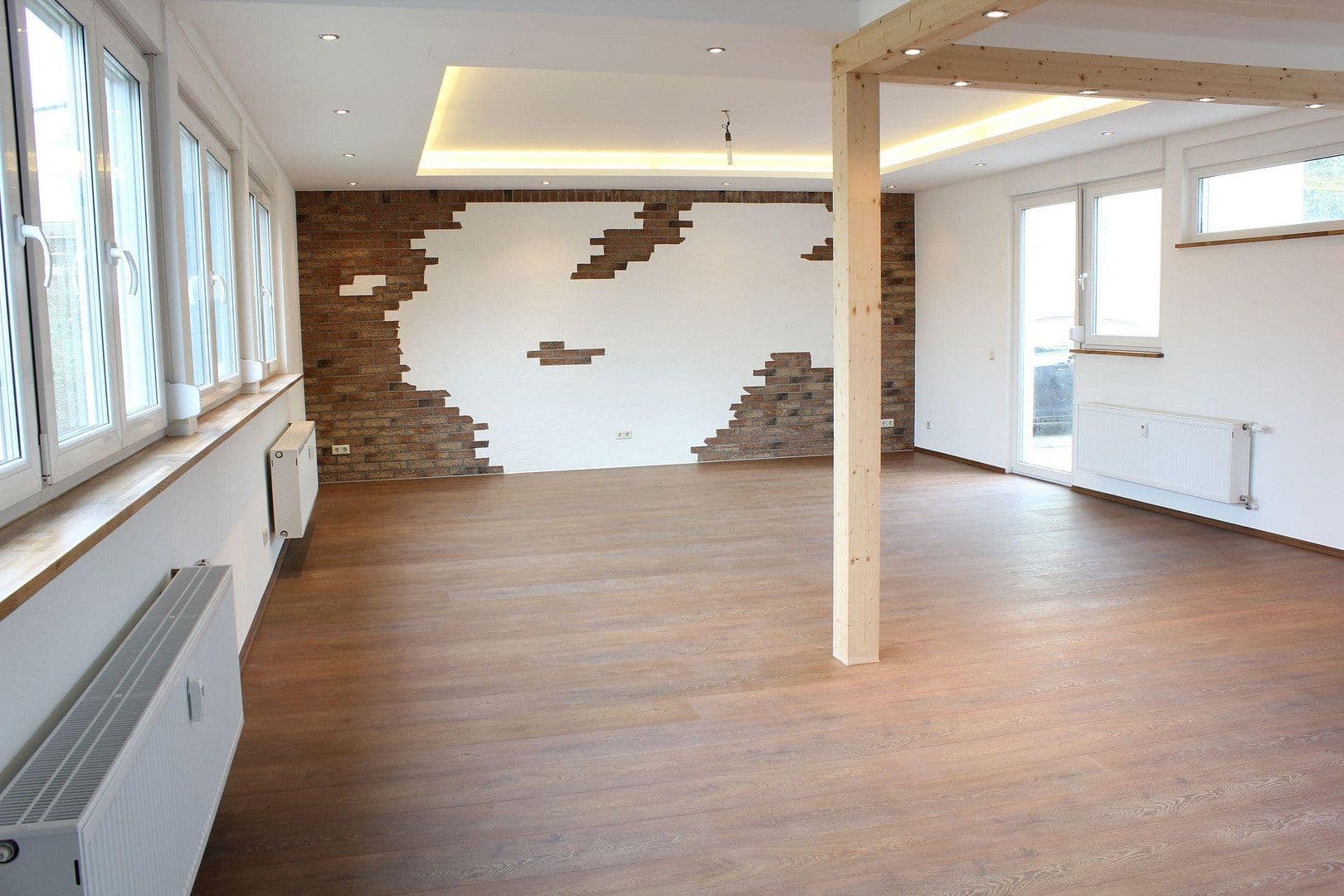 Pronájem bytu 1+1 74 m², Neuenbürg, Bádensko-Württembersko Pronájem bytu 1+1 74 m², Neuenbürg, Bádensko-Württembersko