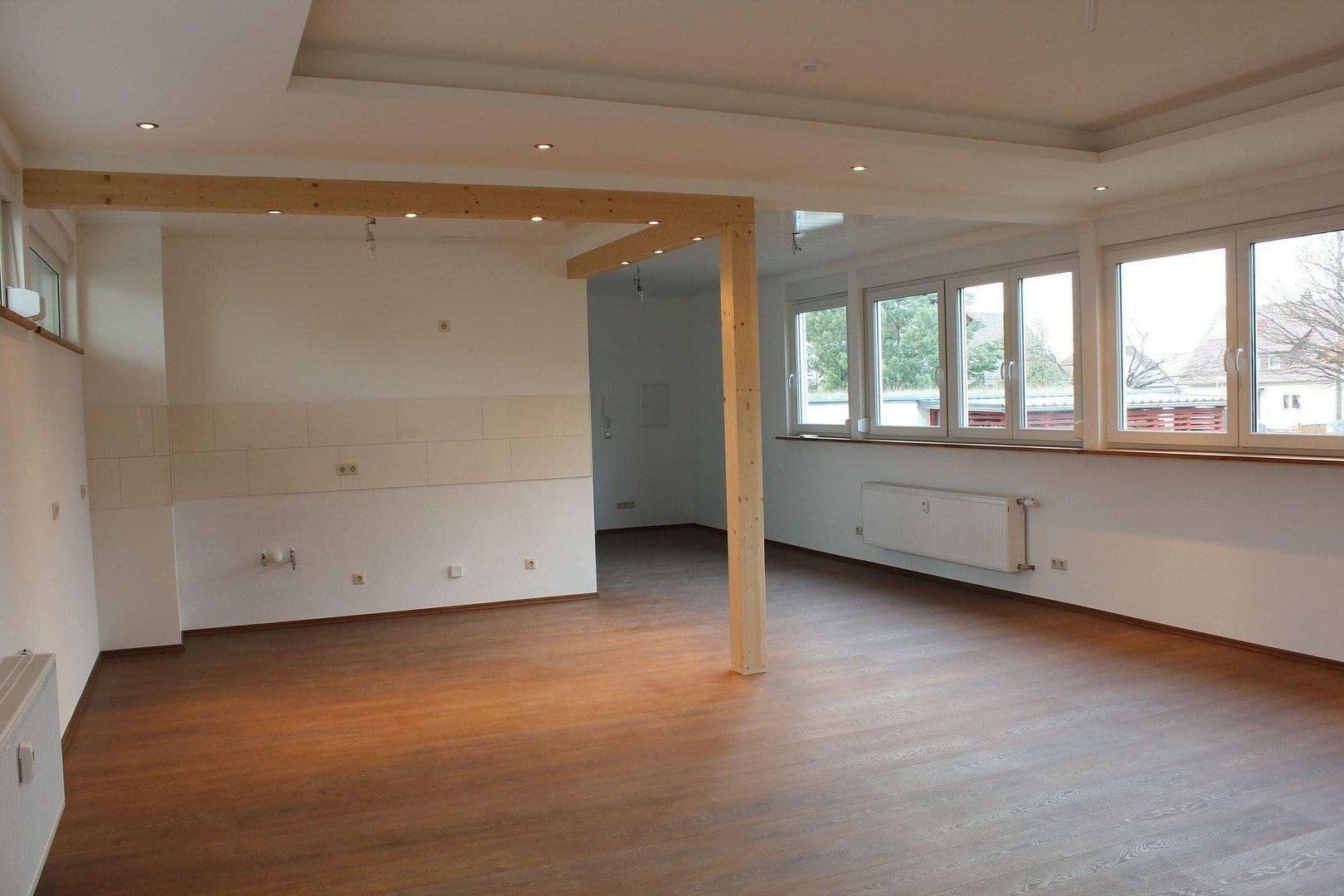 Pronájem bytu 1+1 74 m², Neuenbürg, Bádensko-Württembersko Pronájem bytu 1+1 74 m², Neuenbürg, Bádensko-Württembersko