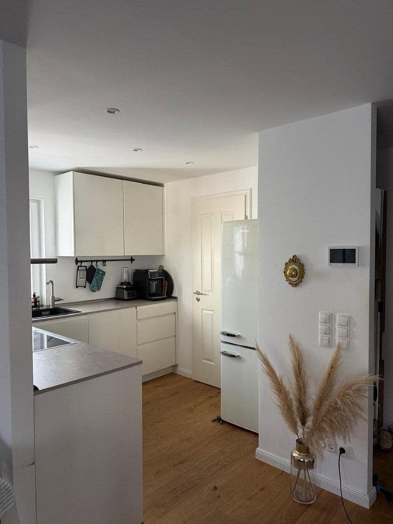 Pronájem bytu 2+1 79 m², Karwinskistr., 61, München, Bavorsko Pronájem bytu 2+1 79 m², Karwinskistr., 61, München, Bavorsko