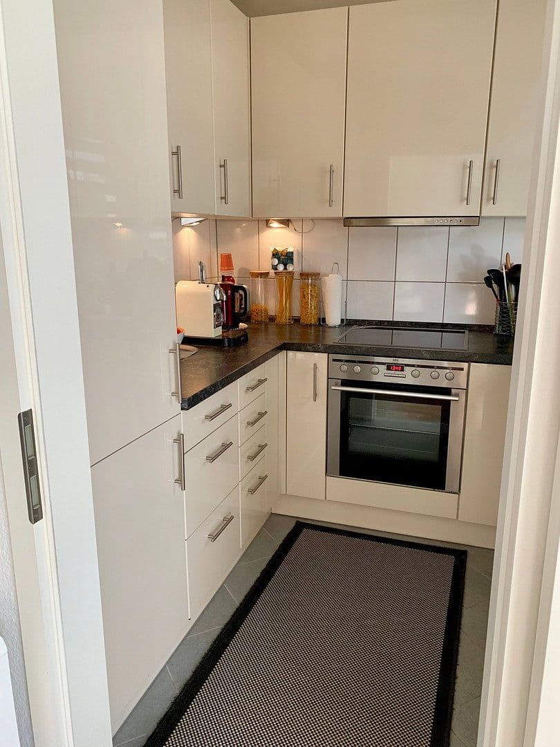 Pronájem bytu 3+1 80 m², Frankfurt, Hessen Pronájem bytu 3+1 80 m², Frankfurt, Hessen