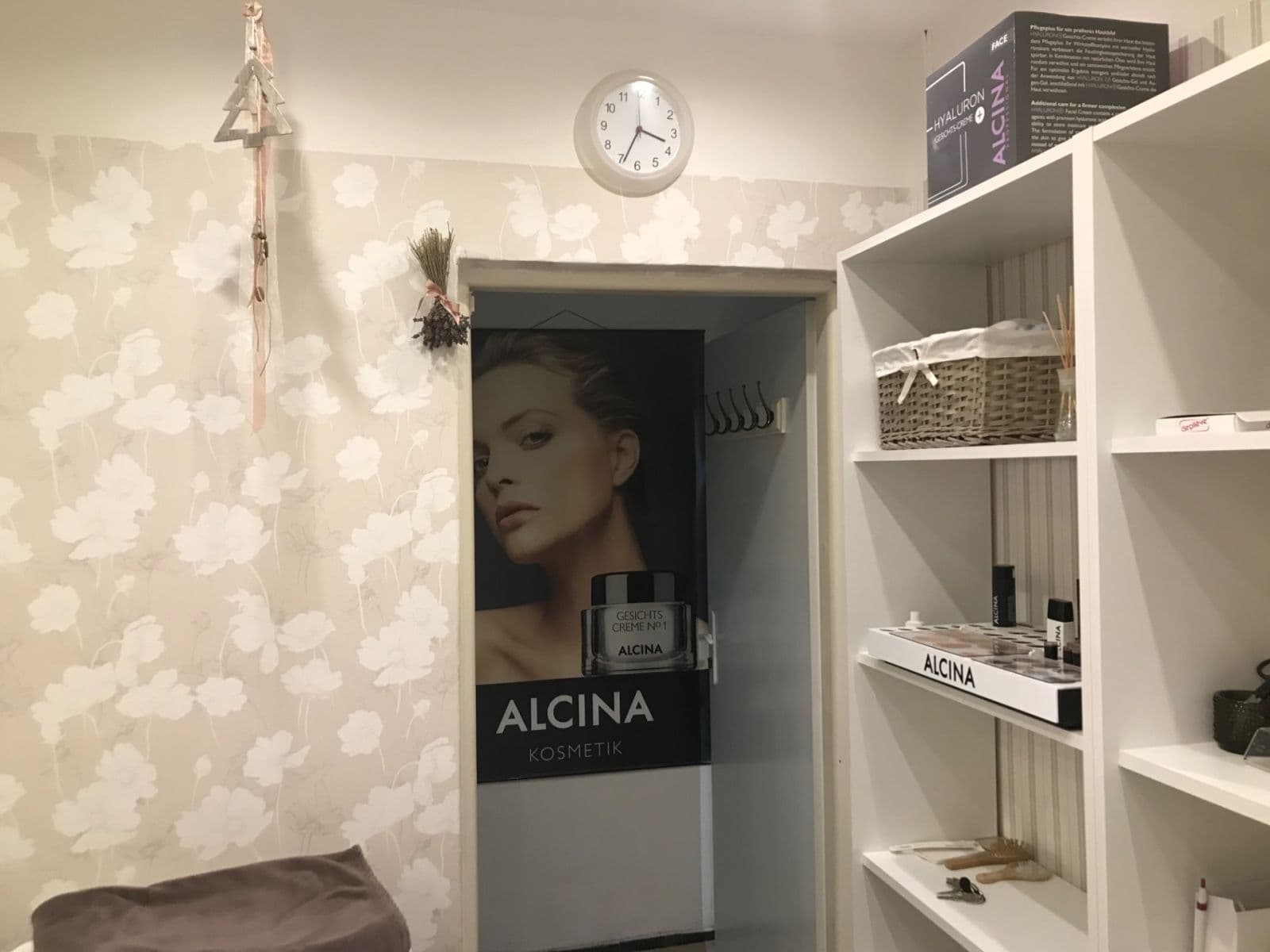 Pronájem nebytového prostoru 4 m², Hvězdova, Praha, Praha Pronájem nebytového prostoru 4 m², Hvězdova, Praha, Praha