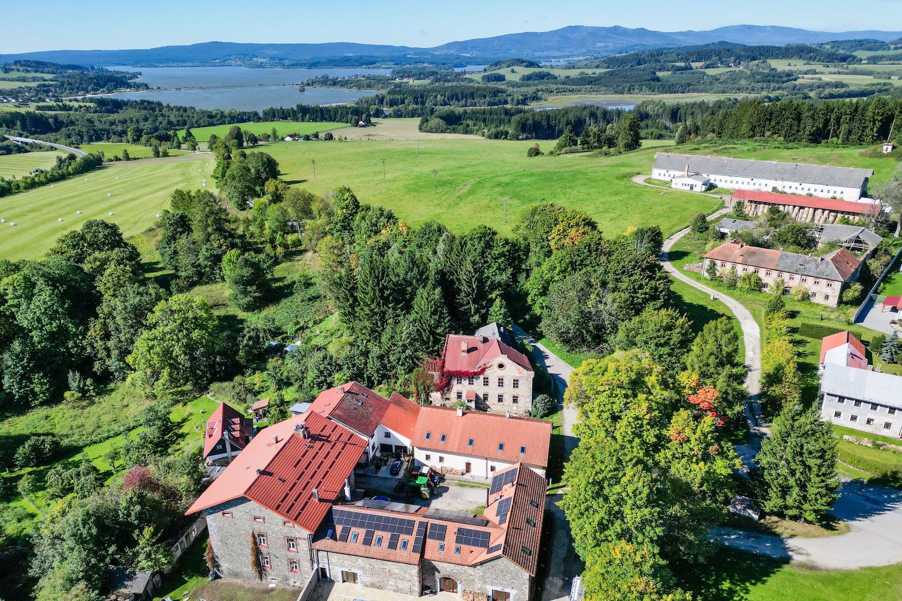 Prodej chaty, chalupy 150 m², pozemek 572 m², Černá v Pošumaví, Jihočeský kraj Prodej chaty, chalupy 150 m², pozemek 572 m², Černá v Pošumaví, Jihočeský kraj