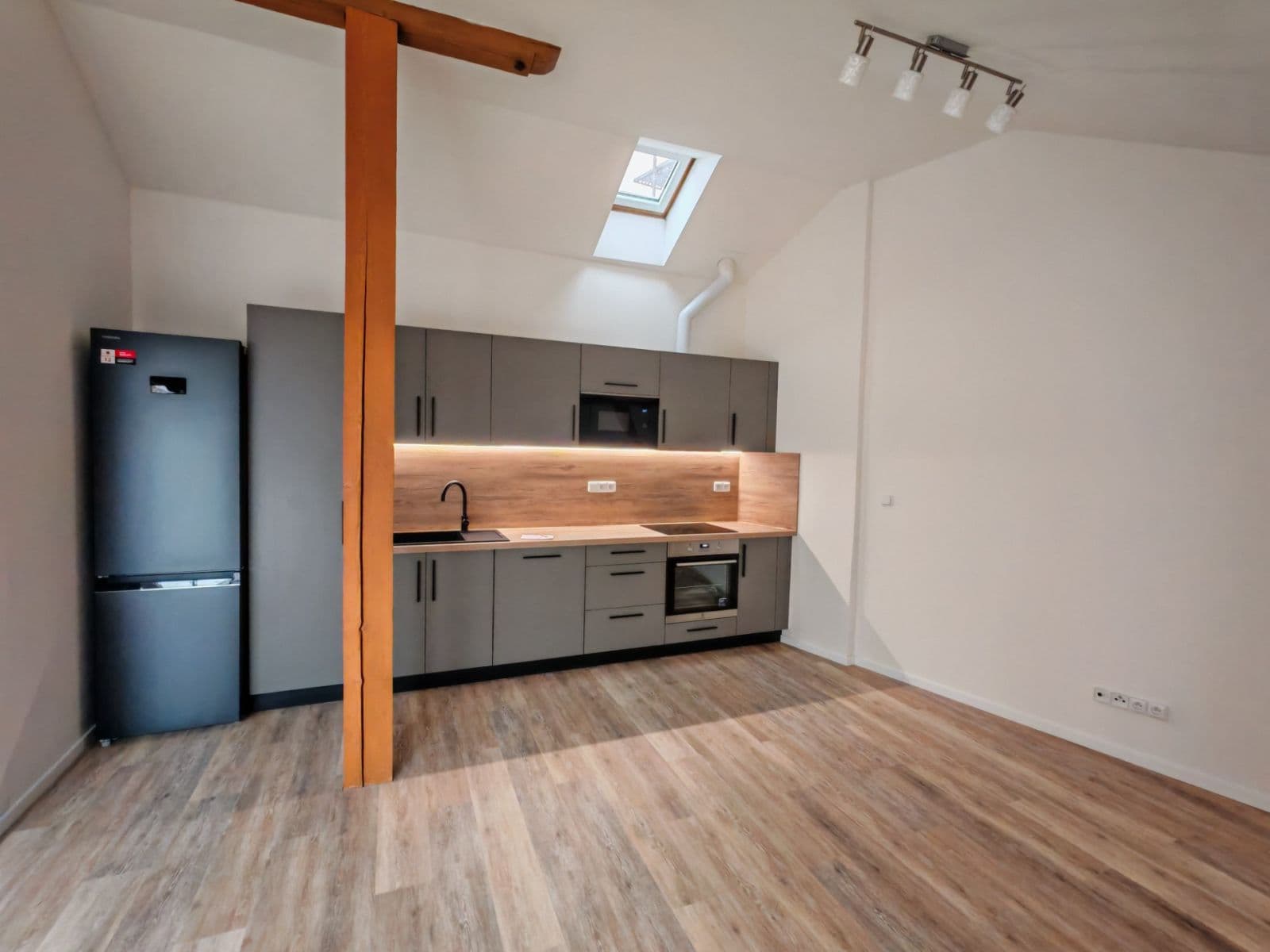 Pronájem bytu 2+kk 94 m², Navrátilova, Praha, Praha Pronájem bytu 2+kk 94 m², Navrátilova, Praha, Praha