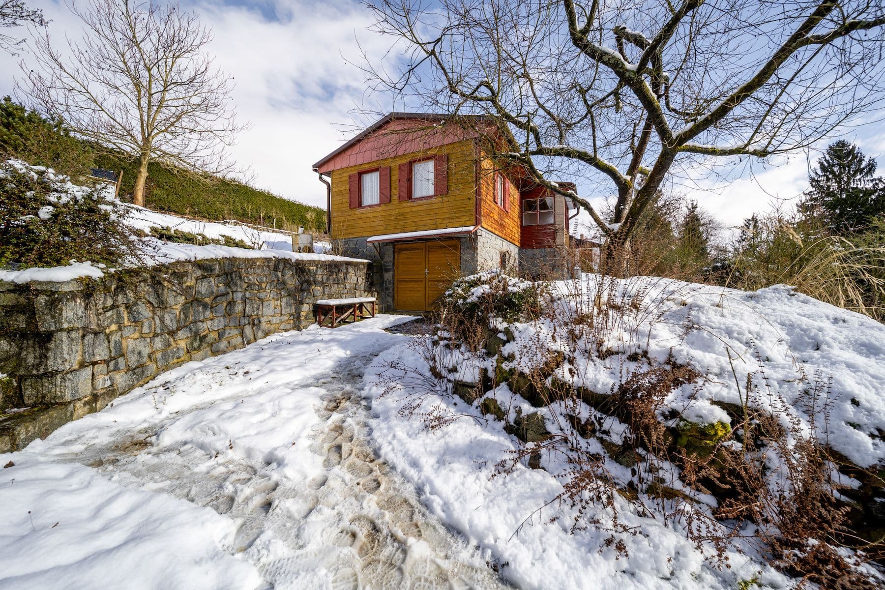Prodej chaty, chalupy 41 m², pozemek 644 m², Orlík nad Vltavou, Jihočeský kraj Prodej chaty, chalupy 41 m², pozemek 644 m², Orlík nad Vltavou, Jihočeský kraj