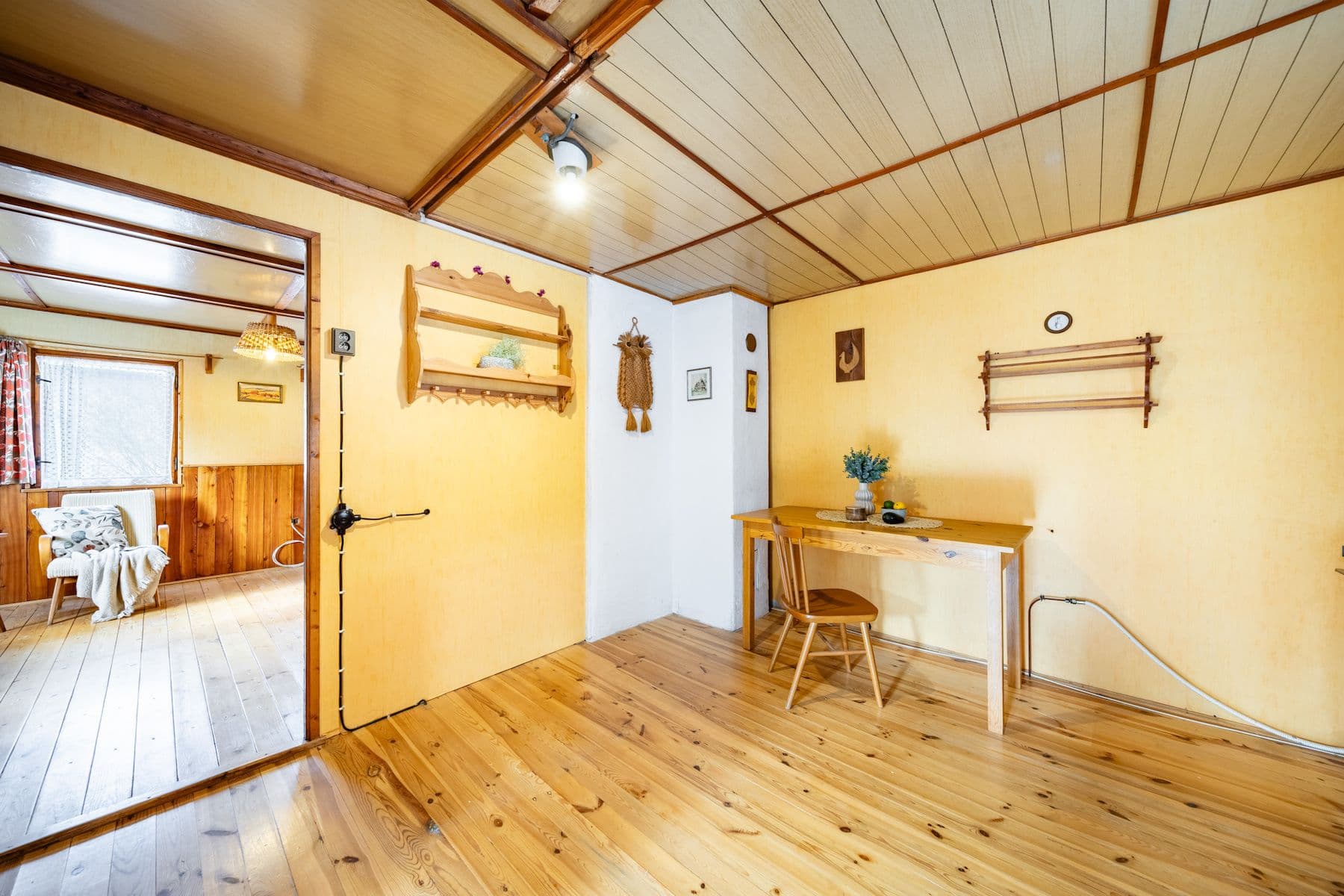 Prodej chaty, chalupy 41 m², pozemek 644 m², Orlík nad Vltavou, Jihočeský kraj Prodej chaty, chalupy 41 m², pozemek 644 m², Orlík nad Vltavou, Jihočeský kraj