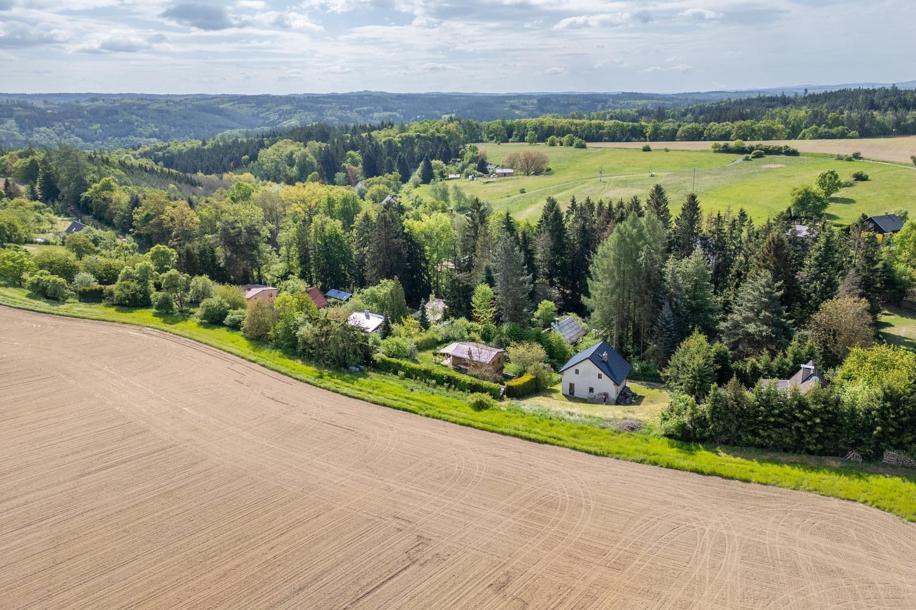 Prodej chaty, chalupy 41 m², pozemek 644 m², Orlík nad Vltavou, Jihočeský kraj Prodej chaty, chalupy 41 m², pozemek 644 m², Orlík nad Vltavou, Jihočeský kraj