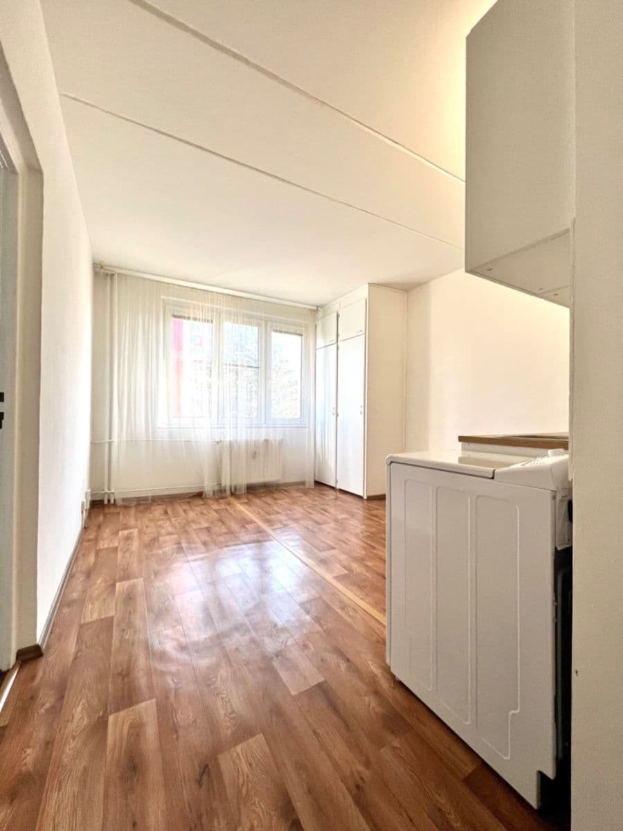 Prodej bytu 2+kk 13 m², Arbesova, Kladno, Středočeský kraj Prodej bytu 2+kk 13 m², Arbesova, Kladno, Středočeský kraj